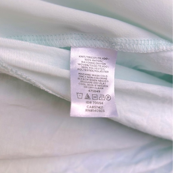 LOFT Mint green open neck flutter cap sleeve blouse - size M - Picture 4 of 4